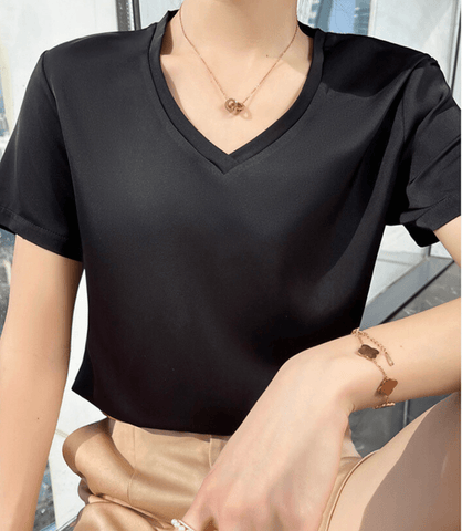 Blusa Feminina Básica Manga Curta Seda | Amy Blusa Feminina Básica Manga Curta Seda | Amy