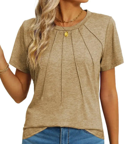 Blusa Feminina Básica Plissada em tecido confortável com pregas frontais, mangas curtas e decote redondo. Blusa Feminina Básica Plissada em tecido confortável com pregas frontais, mangas curtas e decote redondo.