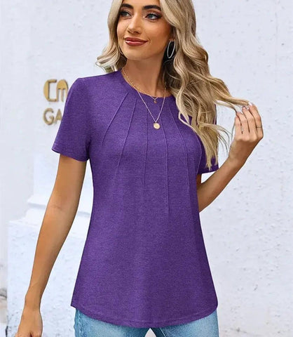 Blusa Feminina Básica Plissada em tecido confortável com pregas frontais, mangas curtas e decote redondo. Blusa Feminina Básica Plissada em tecido confortável com pregas frontais, mangas curtas e decote redondo.