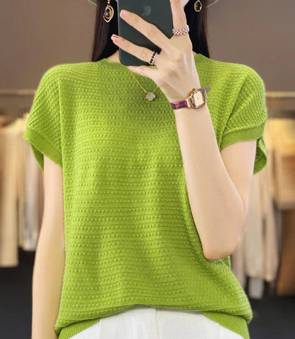 Blusa feminina em tricot texturizado sem costura, confortável e elegante, ideal para trabalho e lazer. Blusa feminina em tricot texturizado sem costura, confortável e elegante, ideal para trabalho e lazer.