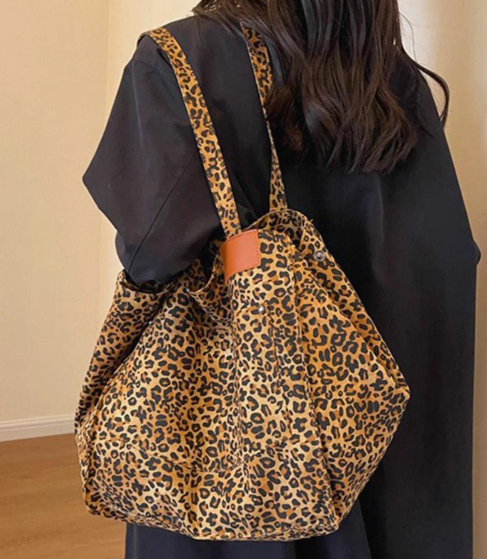 Bolsa Tote Feminina Estampada Leopardo De Algod o Grande Ella Anellimn bolsa-tote-feminina-estampada-leopardo-de-algod-o-grande-ella-anellimn