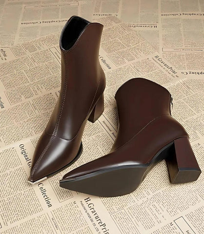 Bota Feminina Cano Curto Preta com Salto Grosso e Conforto Acolchoado Bota Feminina Cano Curto Preta com Salto Grosso e Conforto Acolchoado