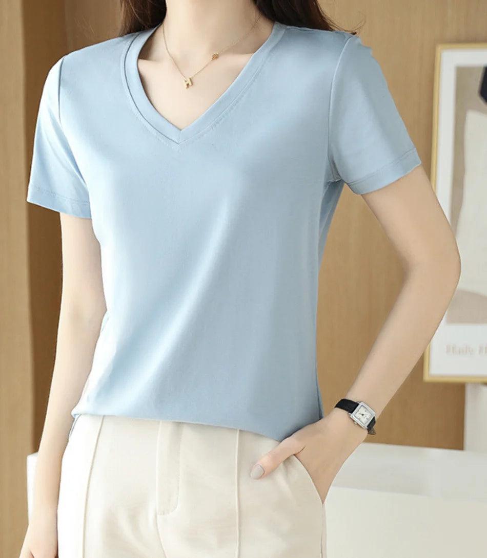 Camiseta Básica Feminina em Algodão Modal e Seda com toque macio, durável, e caimento perfeito. Camiseta Básica Feminina em Algodão Modal e Seda com toque macio, durável, e caimento perfeito.