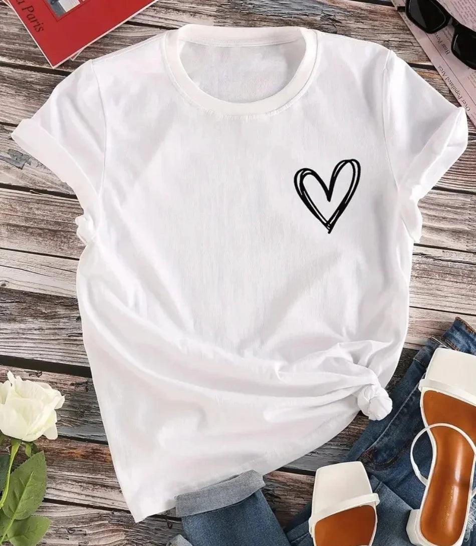 Camiseta Feminina Básica em Algodão Verde, com corte reto, decote redondo e mangas curtas dobradas, ideal para looks casuais. Camiseta Feminina Básica em Algodão Verde, com corte reto, decote redondo e mangas curtas dobradas, ideal para looks casuais.