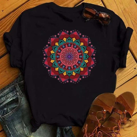Camiseta básica feminina de algodão confortável com corte reto e decote redondo ideal para looks casuais. Camiseta básica feminina de algodão confortável com corte reto e decote redondo ideal para looks casuais.