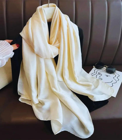 Lenço de seda feminino casual, elegante e versátil, ideal para diversas ocasiões. Lenço de seda feminino casual, elegante e versátil, ideal para diversas ocasiões.