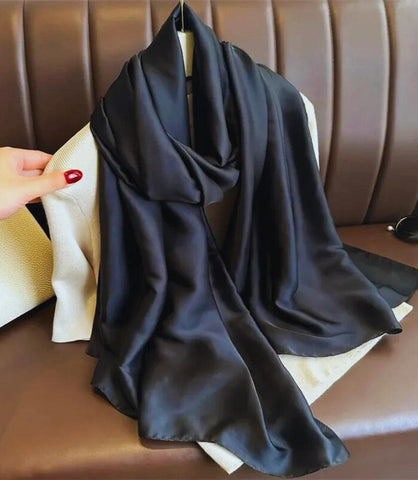 Lenço de seda feminino casual, elegante e versátil, ideal para diversas ocasiões. Lenço de seda feminino casual, elegante e versátil, ideal para diversas ocasiões.