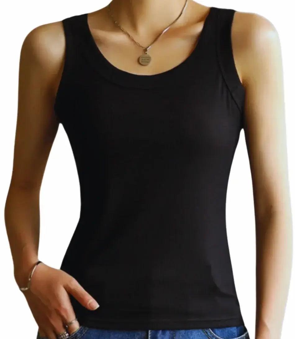 Regata Feminina Básica preta de algodão da Anellimn, corte skinny, alta elasticidade e decote redondo. Regata Feminina Básica preta de algodão da Anellimn, corte skinny, alta elasticidade e decote redondo.