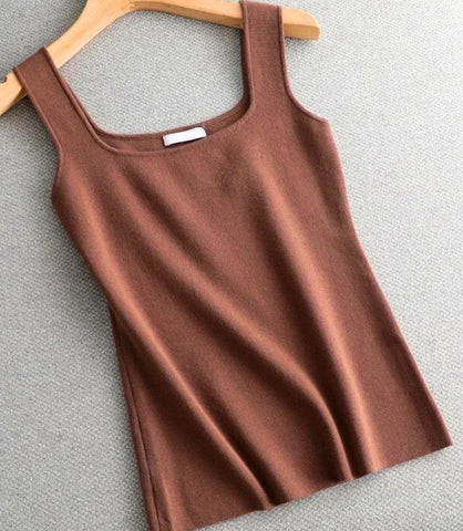 Regata Feminina Básica em Tricot Confortável | Raika Regata Feminina Básica em Tricot Confortável | Raika