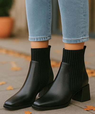 Comprar bota feminina cano curto knit preto em couro elegante com salto bloco confortável para inverno urbano e looks sofisticados em promoção AREZZO
 Comprar bota feminina cano curto knit preto em couro elegante com salto bloco confortável para inverno urbano e looks sofisticados em promoção AREZZO