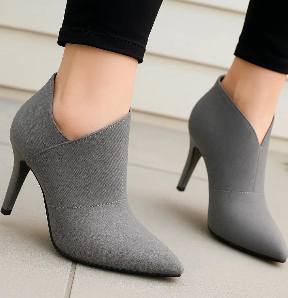 Bota Feminina Cano Curto com Salto Fino Elegante Anellimn