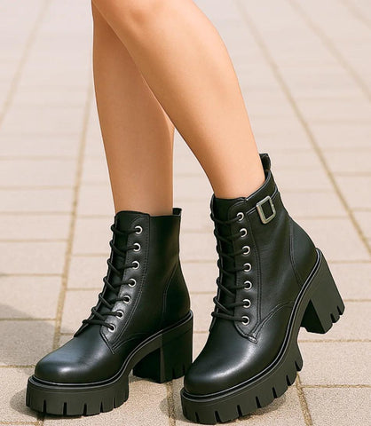 Bota Feminina Coturno Cano Curto com Salto Tratorado | Eri Bota Feminina Coturno Cano Curto com Salto Tratorado | Eri