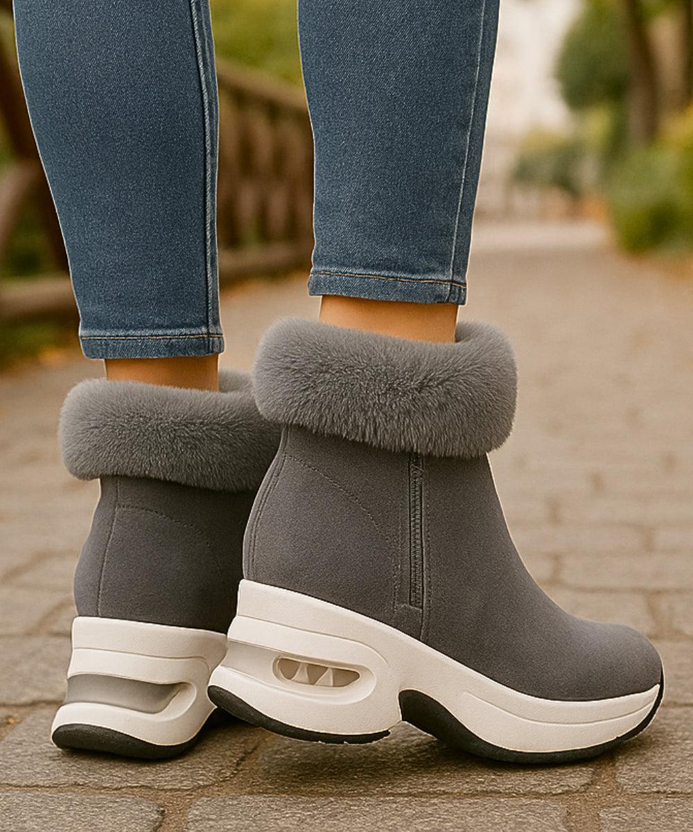 Comprar botinha feminina térmica cinza com solado plataforma antiderrapante e forro peluciado para conforto extremo em caminhadas no inverno em promoção AREZZO 
 Comprar botinha feminina térmica cinza com solado plataforma antiderrapante e forro peluciado para conforto extremo em caminhadas no inverno em promoção AREZZO