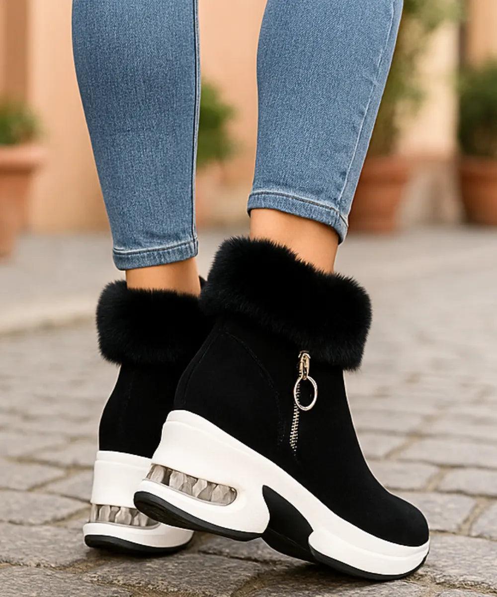 Comprar botinha feminina térmica preto com solado plataforma antiderrapante e forro peluciado para conforto extremo em caminhadas no inverno em promoção AREZZO 
 Comprar botinha feminina térmica preto com solado plataforma antiderrapante e forro peluciado para conforto extremo em caminhadas no inverno em promoção AREZZO