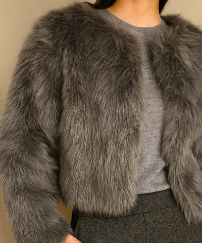 Casaco de Pelo Feminino Curto com Forro Elegante | Lina Casaco de Pelo Feminino Curto com Forro Elegante | Lina