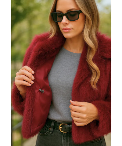 Casaco de Pelo Feminino Curto com Forro Elegante | Lina Casaco de Pelo Feminino Curto com Forro Elegante | Lina
