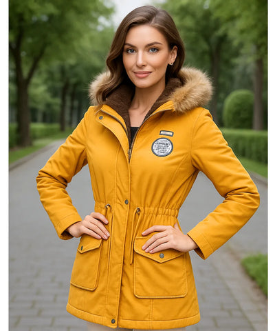 Parka Feminina com Capuz de Pelo e Forro Peluciado Elegante | Lune Parka Feminina com Capuz de Pelo e Forro Peluciado Elegante | Lune