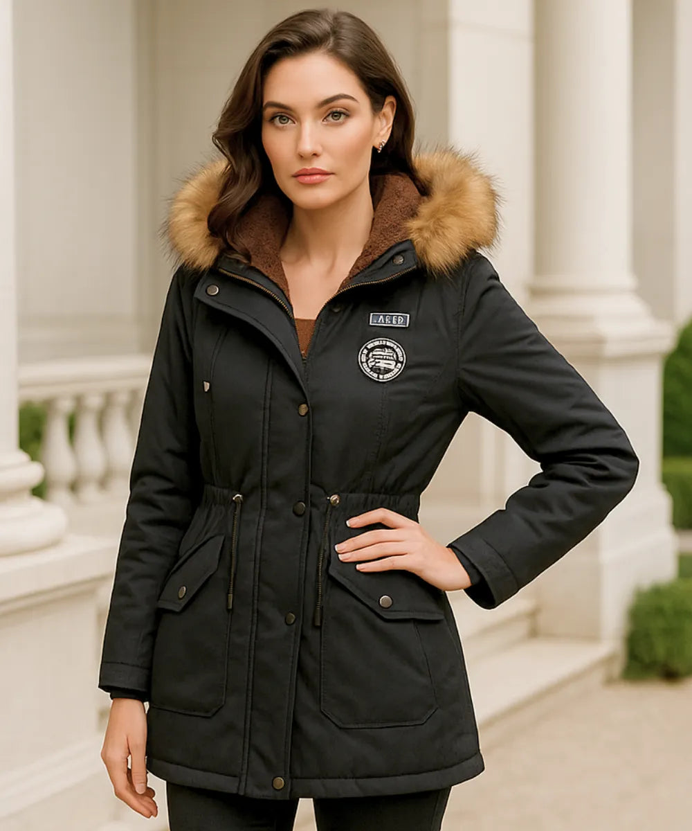 Comprar parka feminina inverno preto com capuz de pelo, forro peluciado e bolsos grandes para clima frio ou viagens em promoção ZARA
 Comprar parka feminina inverno preto com capuz de pelo, forro peluciado e bolsos grandes para clima frio ou viagens em promoção ZARA