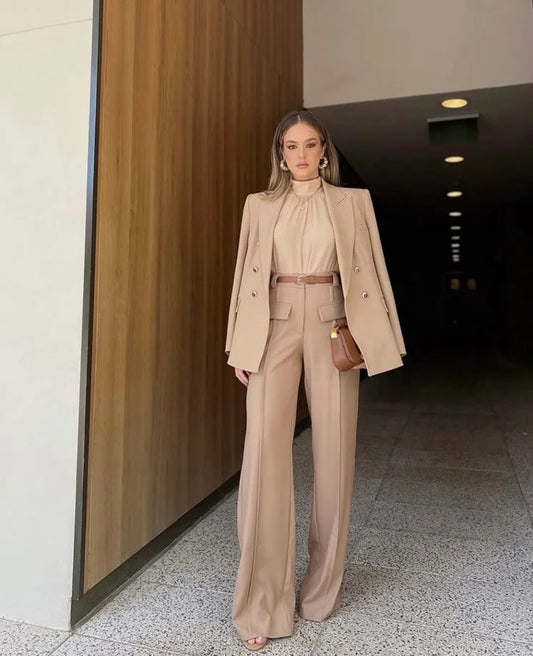 Conjunto social feminino: 10 dicas para usar com elegância