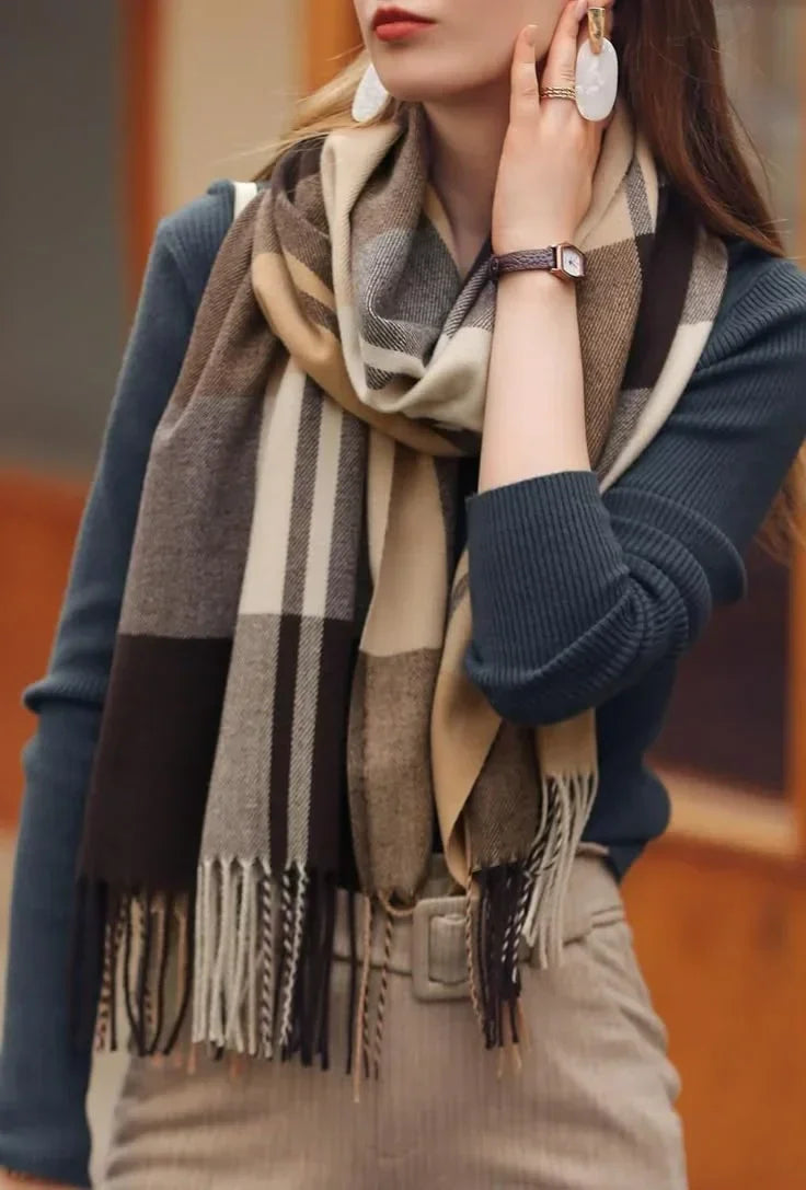 Echarpe feminina elegante transforma qualquer look com estilo e versatilidade