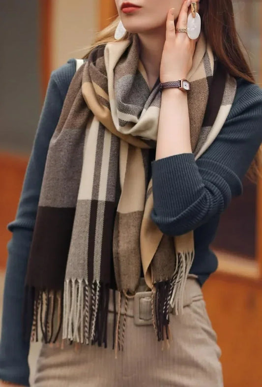 Echarpe feminina elegante transforma qualquer look com estilo e versatilidade