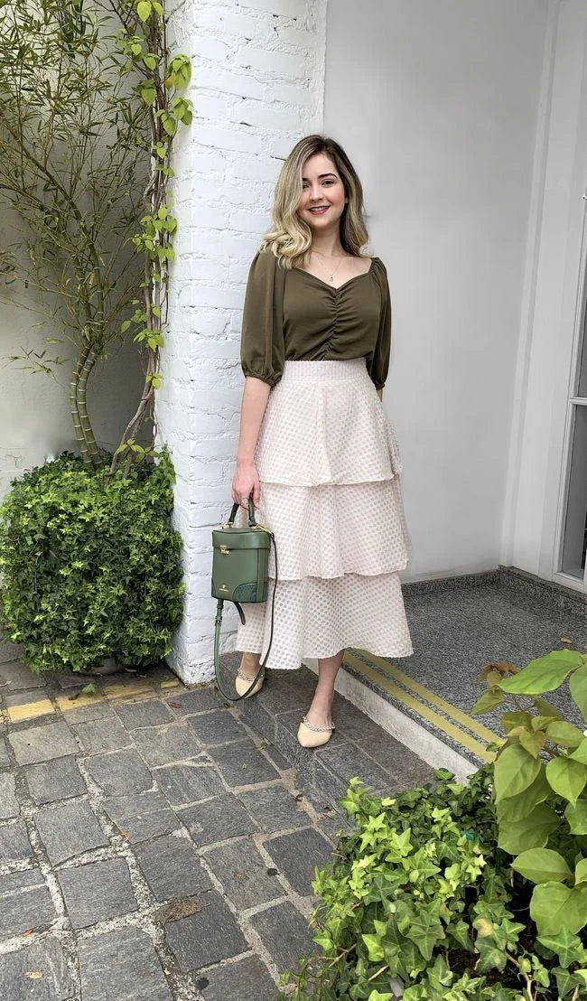 Saia Midi: 12 looks elegantes para arrasar no dia a dia