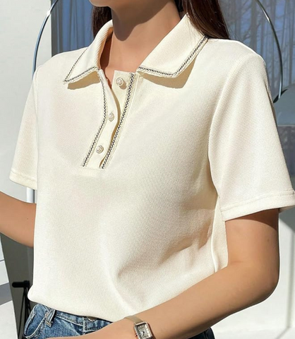 Blusa Polo Feminina Elegante com Detalhes em Pérola | Clarale