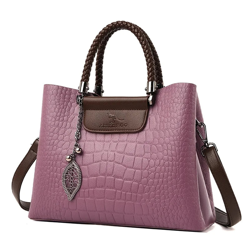 Bolsa Feminina Couro Sintético Premium - Acessório elegante e durável para seu estilo.