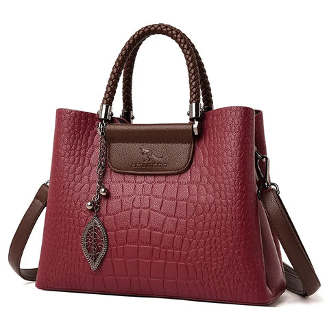 Bolsa Feminina Couro Sintético Premium - Acessório elegante e durável para seu estilo.
