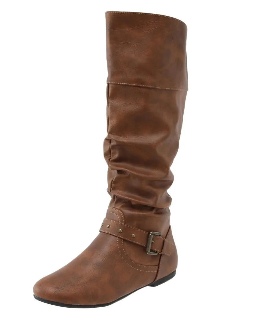 Botas montaria de couro vintage: estilo clássico com detalhes modernos. Perfeitas para qualquer look. Compre agora e adicione elegância ao seu visual!