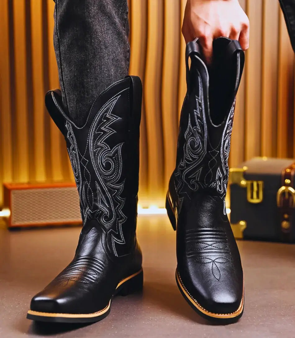 Botas Texanas Masculinas de Couro PU com Design Bordado e Sola Antiderrapante