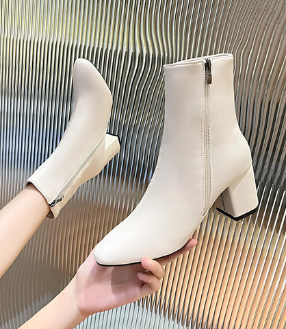 Comprar Bota Feminina Cano Curto de Couro Salto Grosso barato branco offwhite