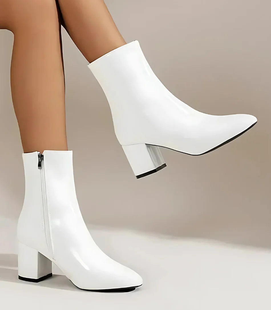 Comprar Bota Feminina Cano Curto de Couro Salto Grosso barato branco