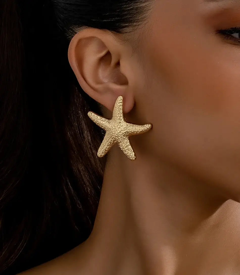 Brinco Estrela do Mar Dourado, em aço inoxidável com ouro 18K, estilo boho chic, hipoalergênico e à prova d'água.