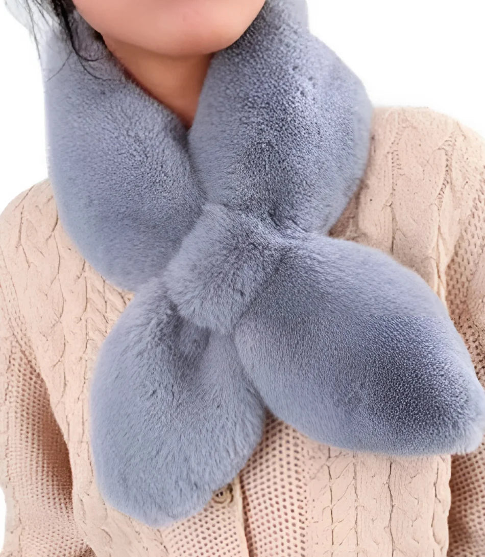 Cachecol feminino de pele sintética luxo, vermelho, elegante e macio, para ocasiões formais e uso casual no inverno.