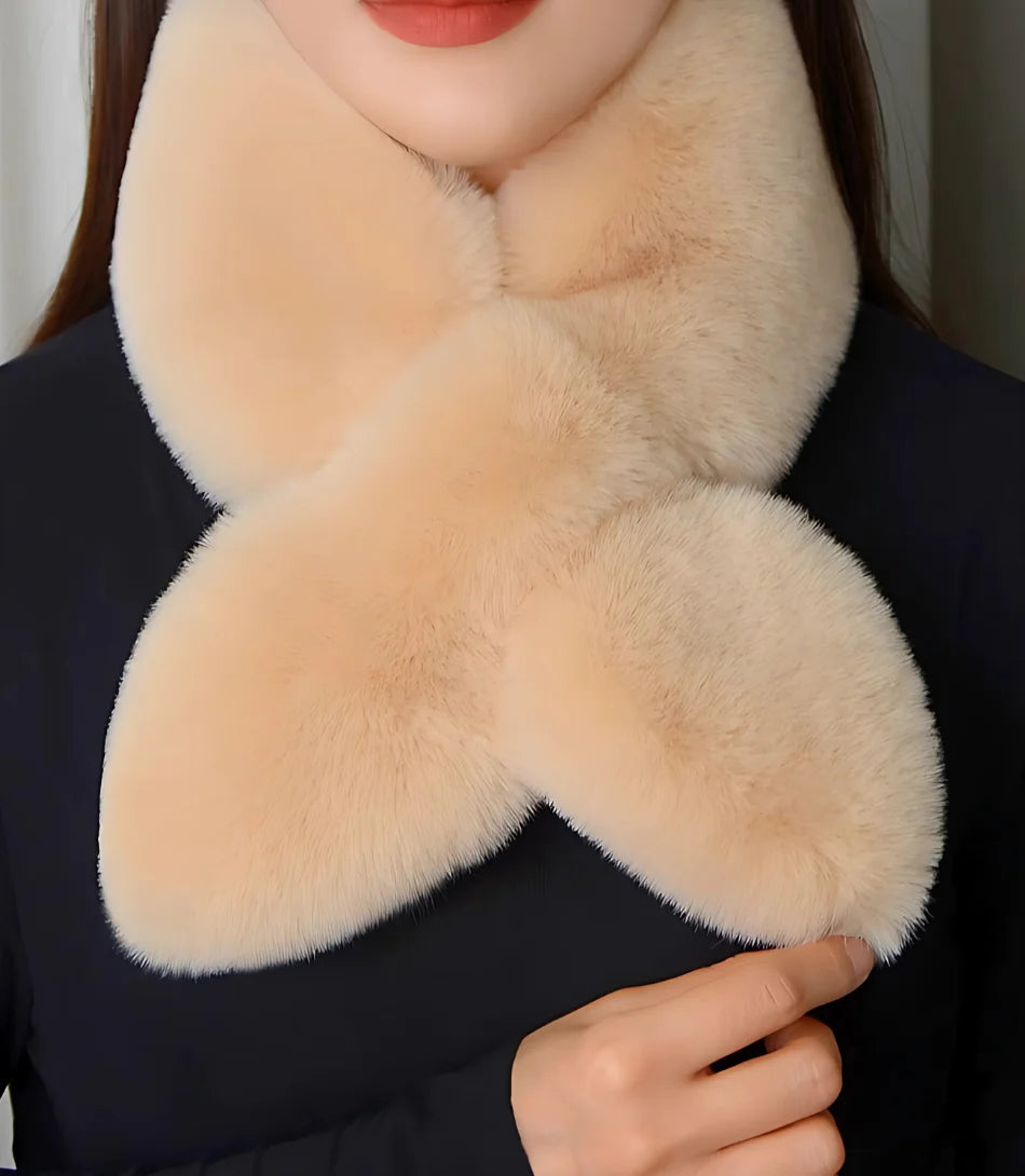 Cachecol feminino de pele sintética luxo, vermelho, elegante e macio, para ocasiões formais e uso casual no inverno.