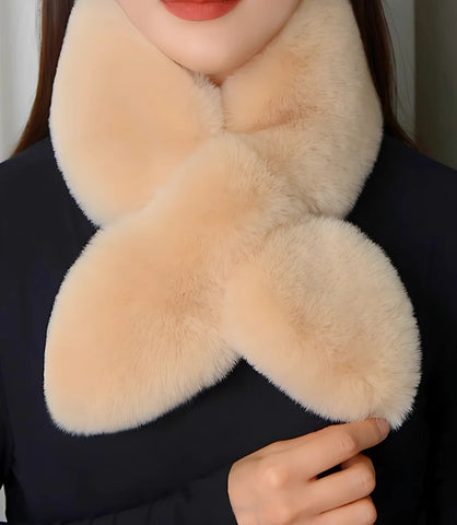Cachecol feminino de pele sintética luxo, vermelho, elegante e macio, para ocasiões formais e uso casual no inverno.