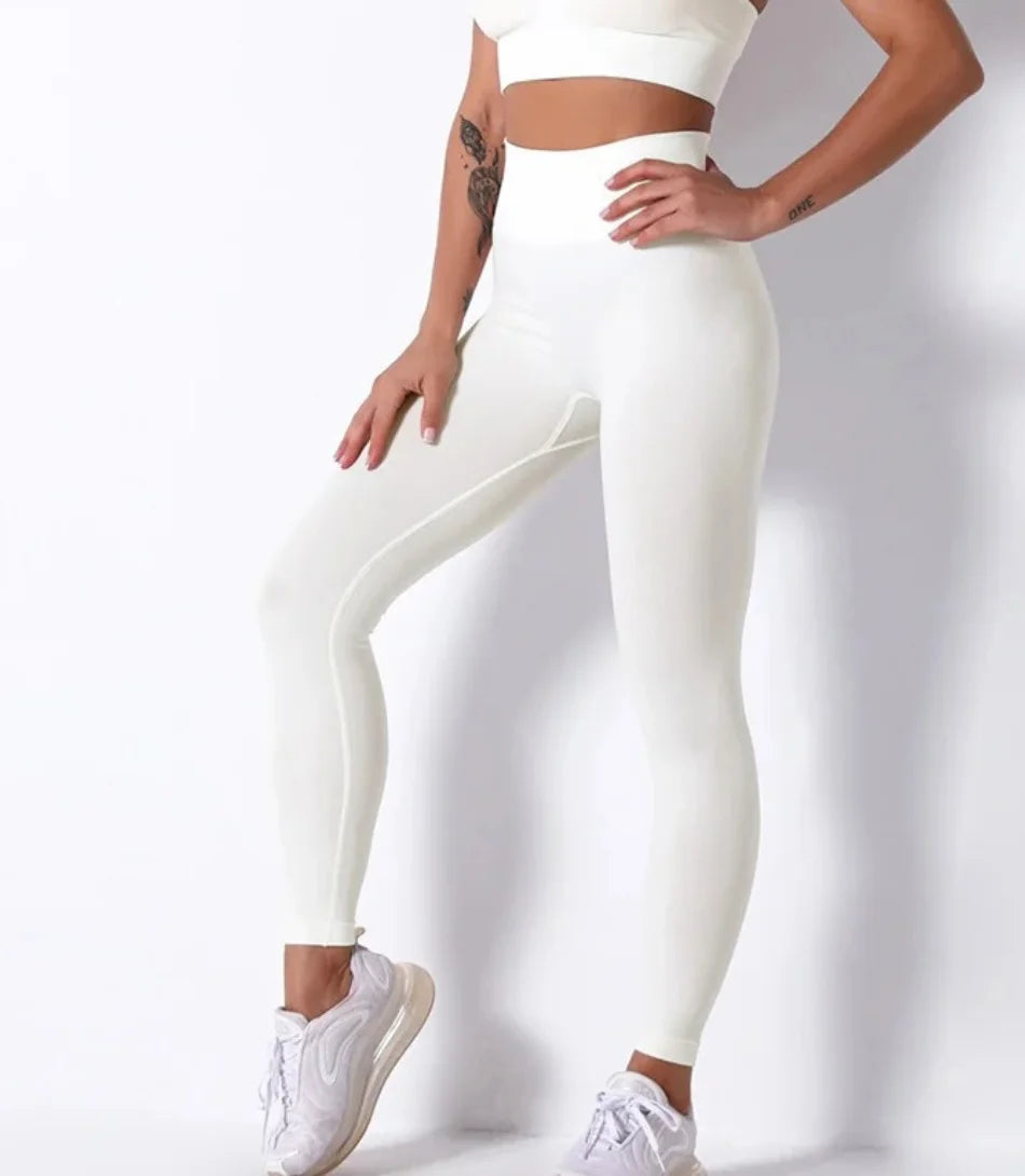 Calça legging acadeAmia cintura alta compressão, tecido de nylon, alta elasticidade, ajuste perfeito, design seamless, ideal para treinos e uso casual.