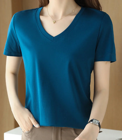 Camiseta Básica Feminina em Algodão Modal e Seda com toque macio, durável, e caimento perfeito.