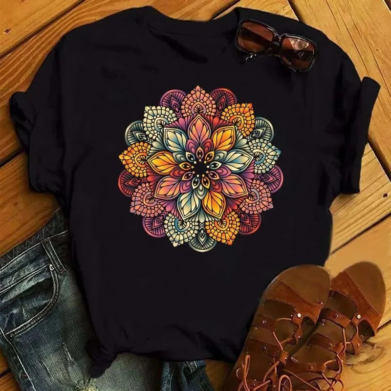 Camiseta básica feminina de algodão confortável com corte reto e decote redondo ideal para looks casuais.