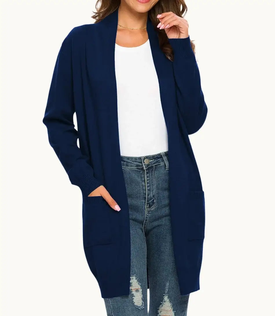 Cardigan Feminino de Malha com Bolso, tecido macio e elástico, design elegante e versátil.