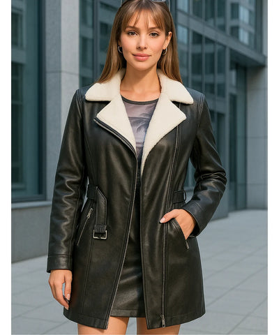 Casaco Feminino de Couro Sintético com forro de pelúcia, design moderno, ajuste com cinto e bolsos com zíper, ideal para dias frios.