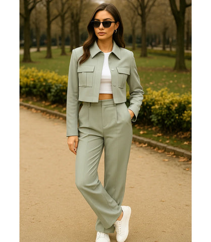 Comprar Conjunto Feminino Alfaiataria com Blazer Cropped de Linho Verde ZARA
