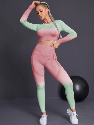 Conquiste o estilo ativo com nosso Conjunto Fitness Feminino. Cintura alta, design sem costura, cores gradientes. Vista-se para o sucesso!