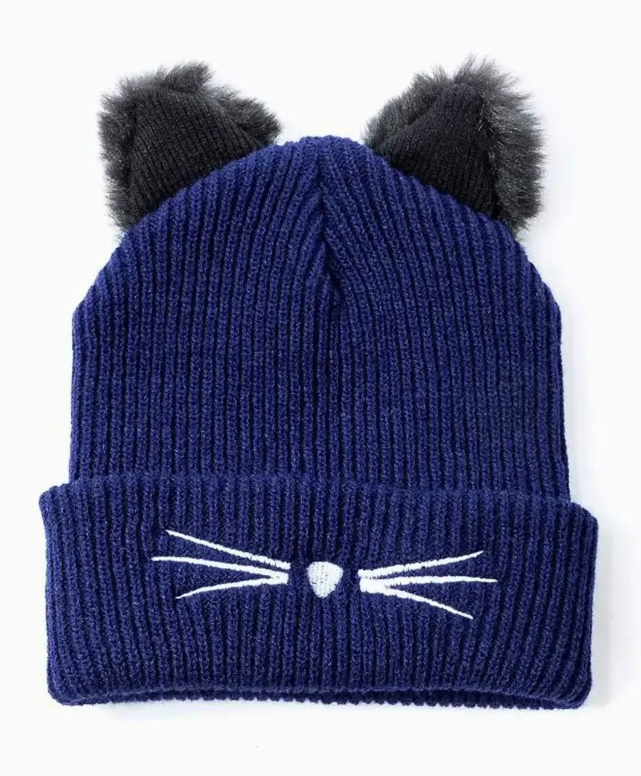 Gorro touca feminina gatinho em acrílico preto com orelhas de gato, ideal para inverno, confortável e estiloso.