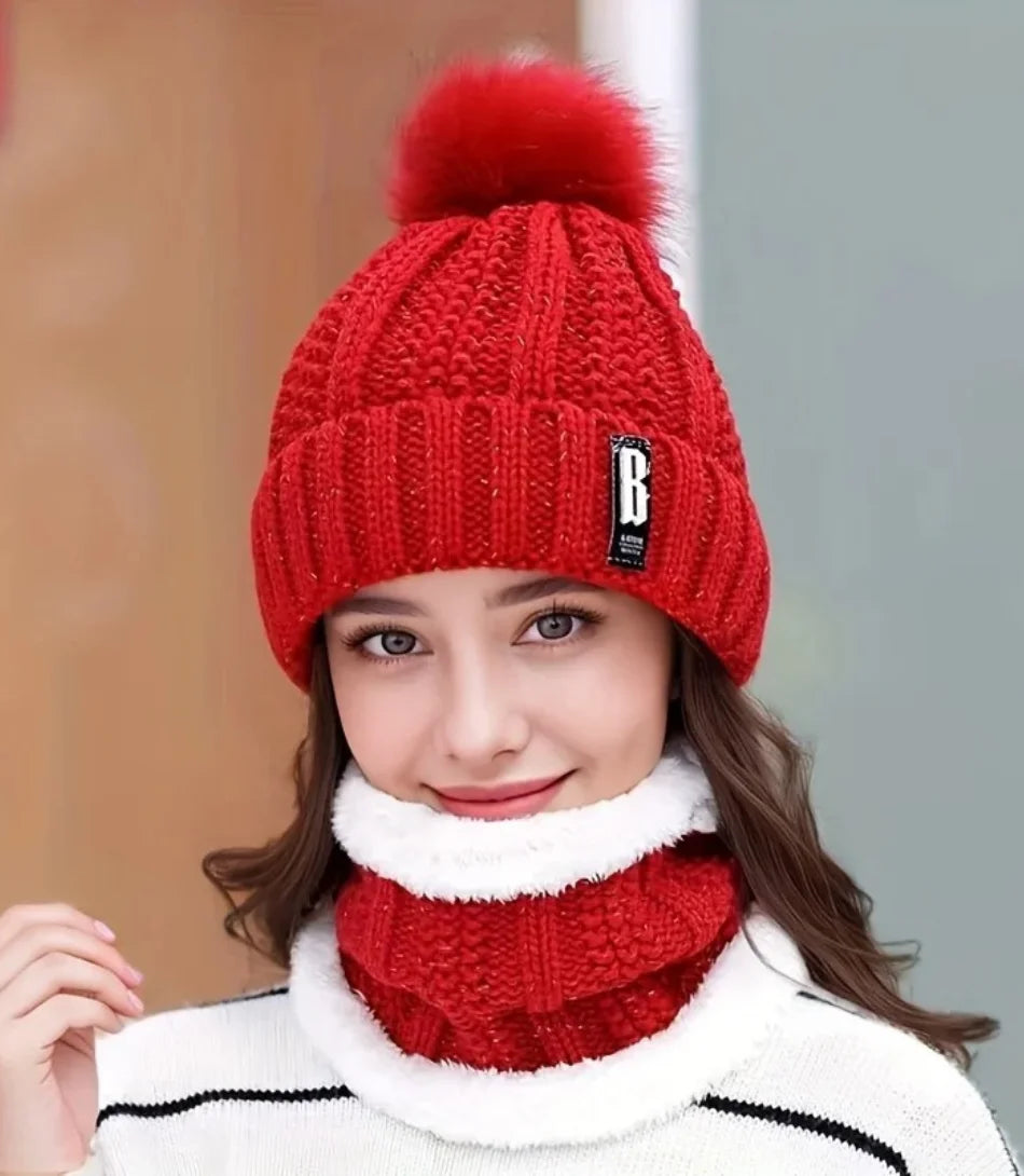 Gorro Feminino de Crochê e Cachecol em malha de lã tricotada, elegância e conforto para o inverno.