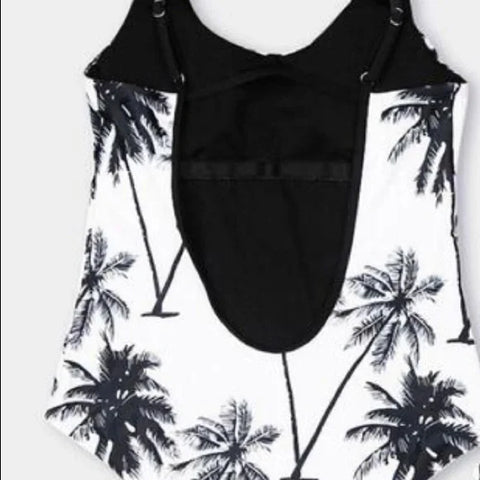 Conquiste a moda em família com o Maiô Mãe e Filha Floral da Coccus. Conforto e estilo em cada detalhe floral, perfeito para momentos especiais.