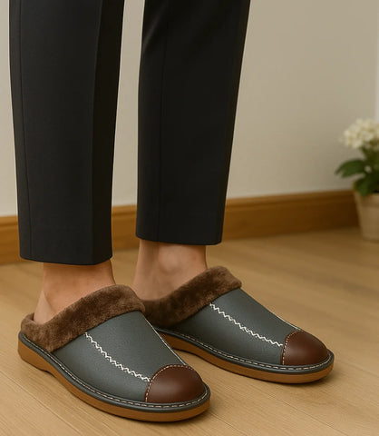 Pantufa Fechada Forrada com Pelúcia Térmica e Solado Antiderrapante