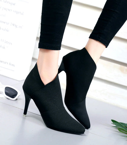 Peep Toe Feminino Salto Alto Confortável, design minimalista e moderno, ideal para eventos formais e uso casual.