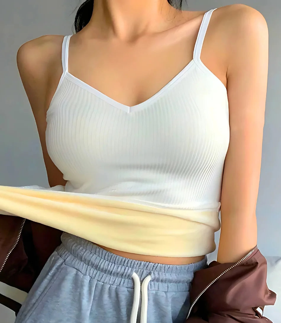 Regata Feminina Térmica com Alças Finas em tecido isolante, ideal para manter o calor e garantir estilo no inverno.